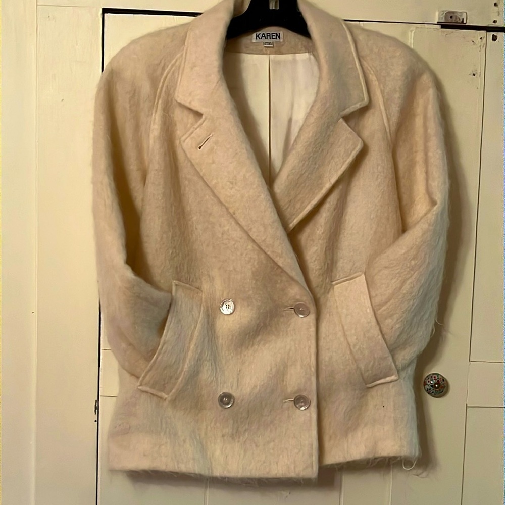 Vintage Cashmere ladies coat lined with satiny fabric in medium